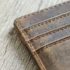 Dobre marki portfeli męskich: 5 luksusowych producentów na lata
