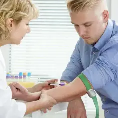 Badanie estrogenu u mężczyzn - co wykryje i kiedy warto je wykonać