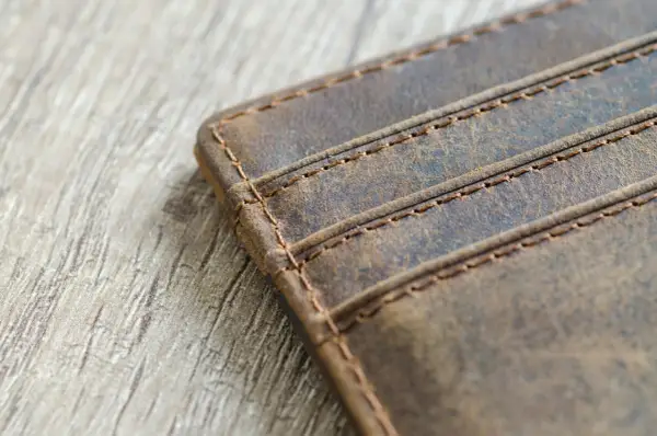 Dobre marki portfeli męskich: 5 luksusowych producentów na lata