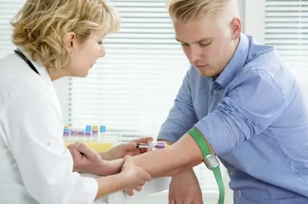 Badanie estrogenu u mężczyzn - co wykryje i kiedy warto je wykonać